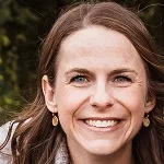 steph headshot1.jpg