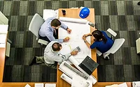 Construction safety meeting.jpg Construction safety meeting.jpg