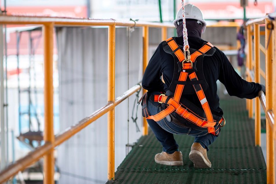 Understanding and managing freefall distances | ISHN