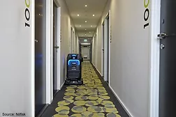 nilfisk-vp25-hotel-hallway2.jpg