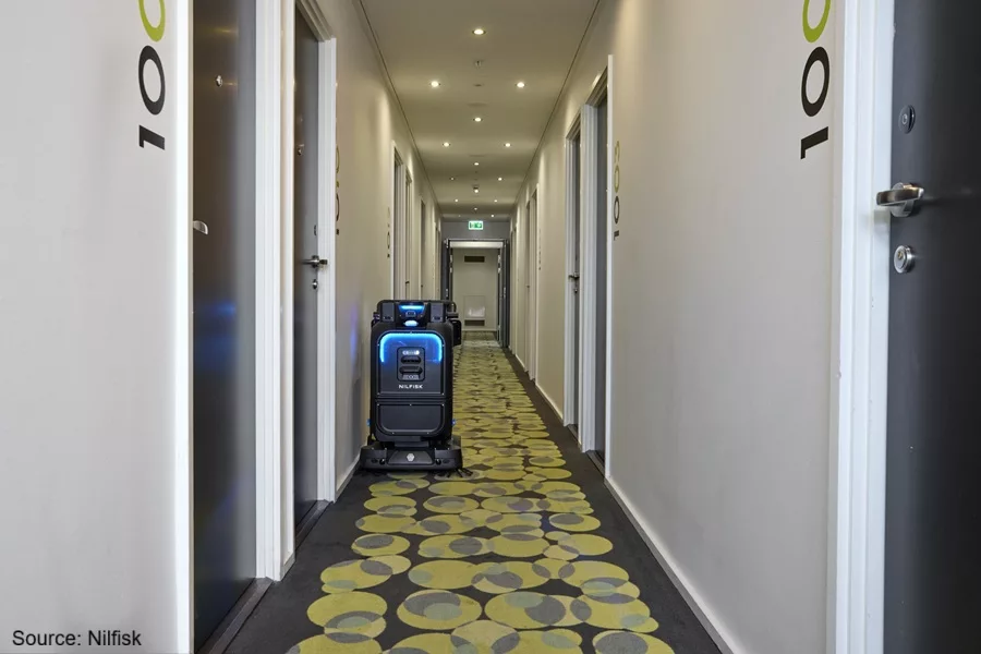 nilfisk-vp25-hotel-hallway2.jpg