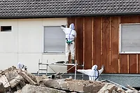 Asbestos workers.jpg Asbestos workers