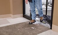 How to avoid spills and falls at entranceways How to avoid spills and falls at entranceways