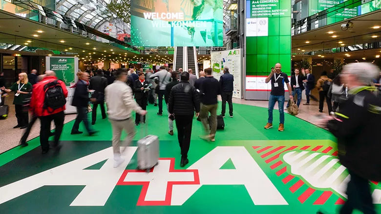 attendees arriving at the A+A Conference