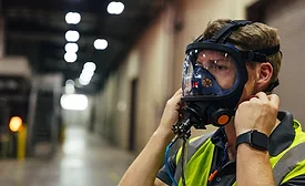 man wearing the the Sundström SR200 Full Face Mask Respirator