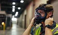 man wearing the the Sundström SR200 Full Face Mask Respirator