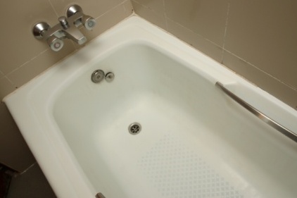 bathtub-422px.jpg