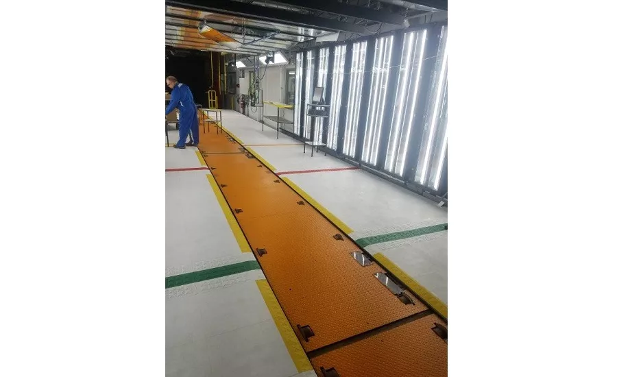 Ergo Advantage's 6' color/lighted tiles