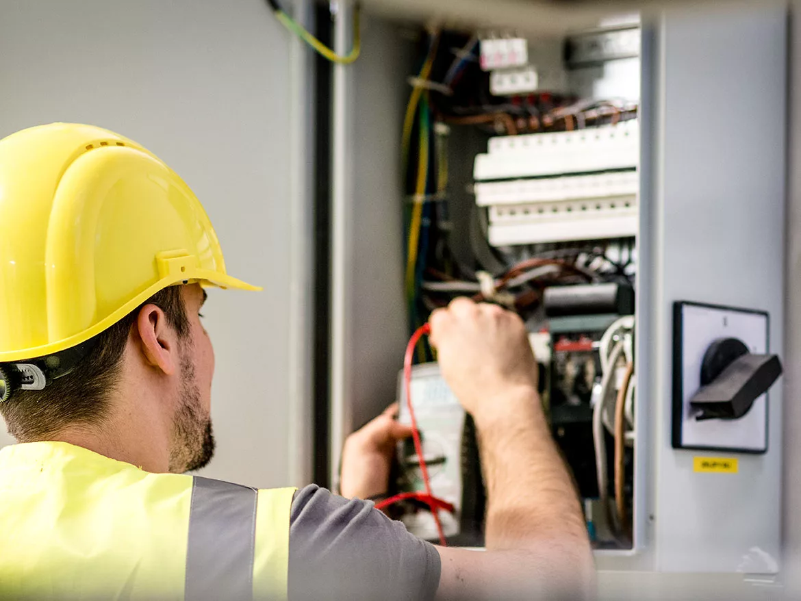 Use of Conductive Components in FR Protective Garments for Electrical Workers